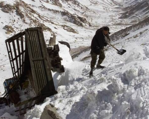 مصرع 3 متزلجين بانهيارات ثلجية في جبال الألب الفرنسية