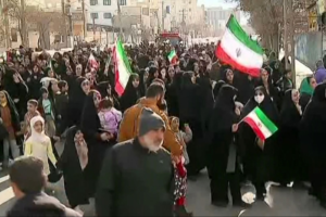 Iran threatens to strike Israel and US bases and escalate protests
