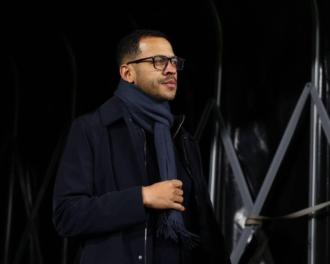 ليام روسنير يعلق على فوز تشيلسي الخماسي أمام تشارلتون