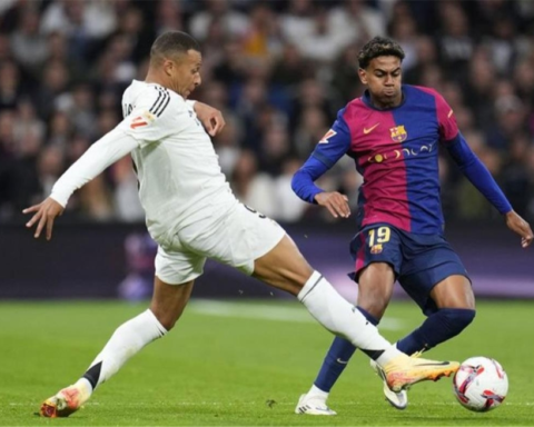 بث مباشر ريال مدريد وبرشلونة: نهائي السوبر الإسباني 2024