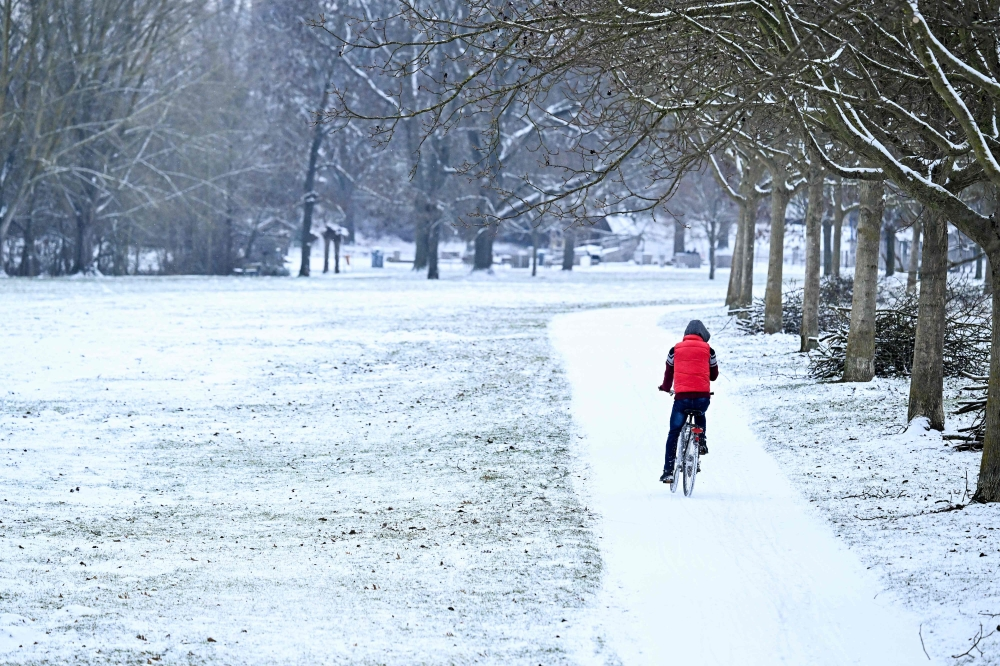 Flights cancelled at Frankfurt Airport due to snow and winter weather