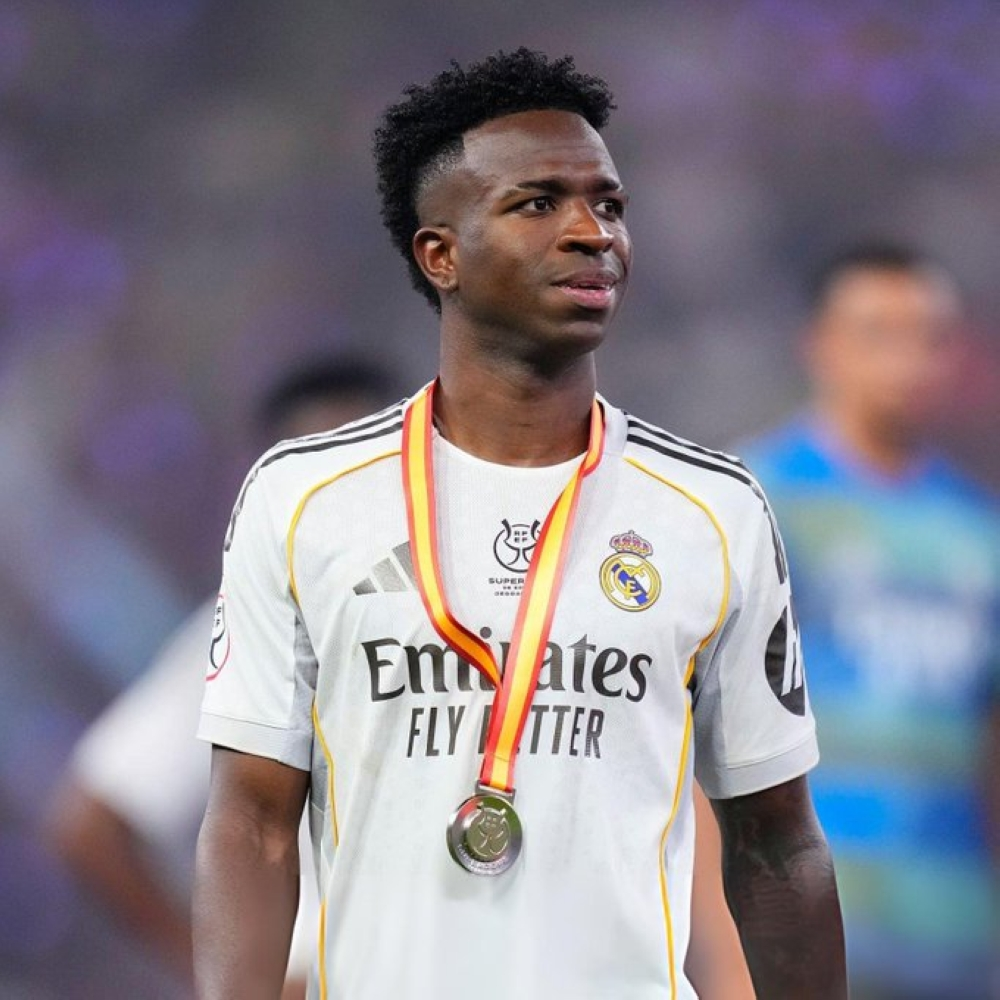 سيميوني يعتذر لفينيسيوس وبيريز بعد مشادة السوبر الإسباني