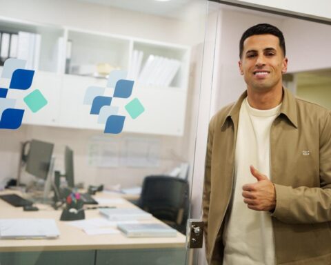 برشلونة يعلن اجتياز جواو كانسيلو الفحص الطبي لضمه من الهلال