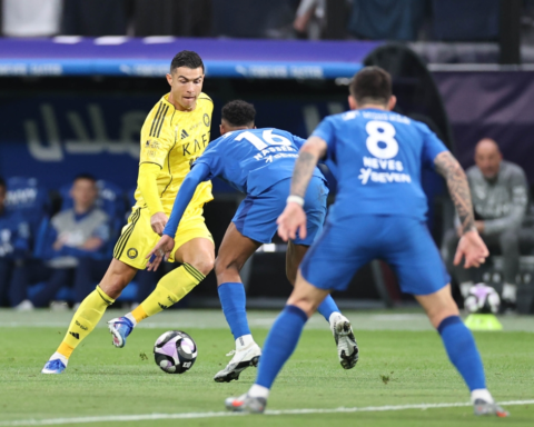 رد فعل رونالدو على هتافات ميسي في ديربي الهلال والنصر