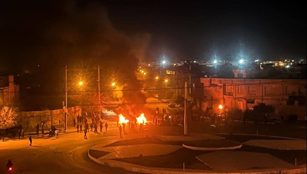 فرنسا وبريطانيا تدينان قمع احتجاجات إيران وواشنطن تحذر