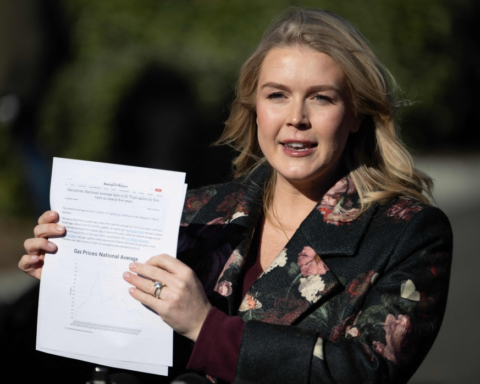 البيت الأبيض يهدد إيران بالقوة المميتة: خيارات ترامب