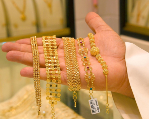 سعر الذهب اليوم في السعودية الثلاثاء 13-1-2026.. عيار 21 ينخفض