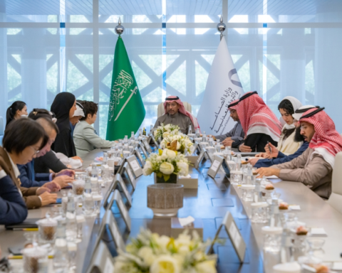 الخريف يبحث مع BYD توطين صناعة السيارات الكهربائية بالسعودية