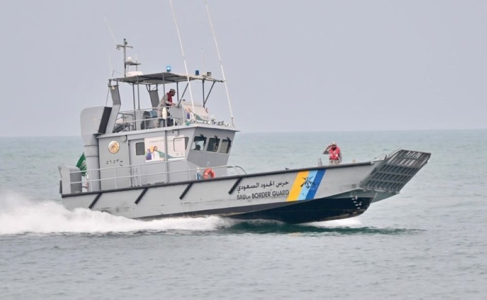 حرس الحدود بجازان ينقذ مواطناً من الغرق في بيش