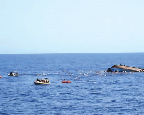 غرق زورق في مالي: مصرع وفقدان العشرات بنهر النيجر