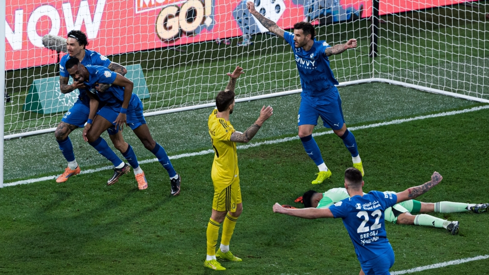 كورينثيانز يفاوض لاعب الهلال كايو سيزار في يناير