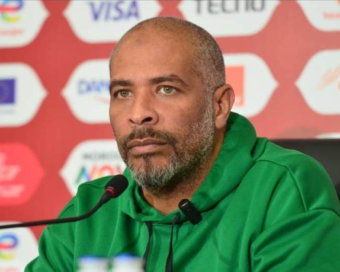 مدرب نيجيريا يتحدى المغرب قبل نصف نهائي أمم أفريقيا