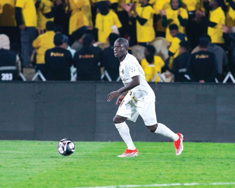 كانتي يوافق على التنازل عن مستحقاته للرحيل عن الاتحاد