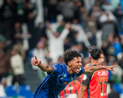 الفتح يهزم الرياض 3-1 ويحقق فوزه الخامس في دوري روشن