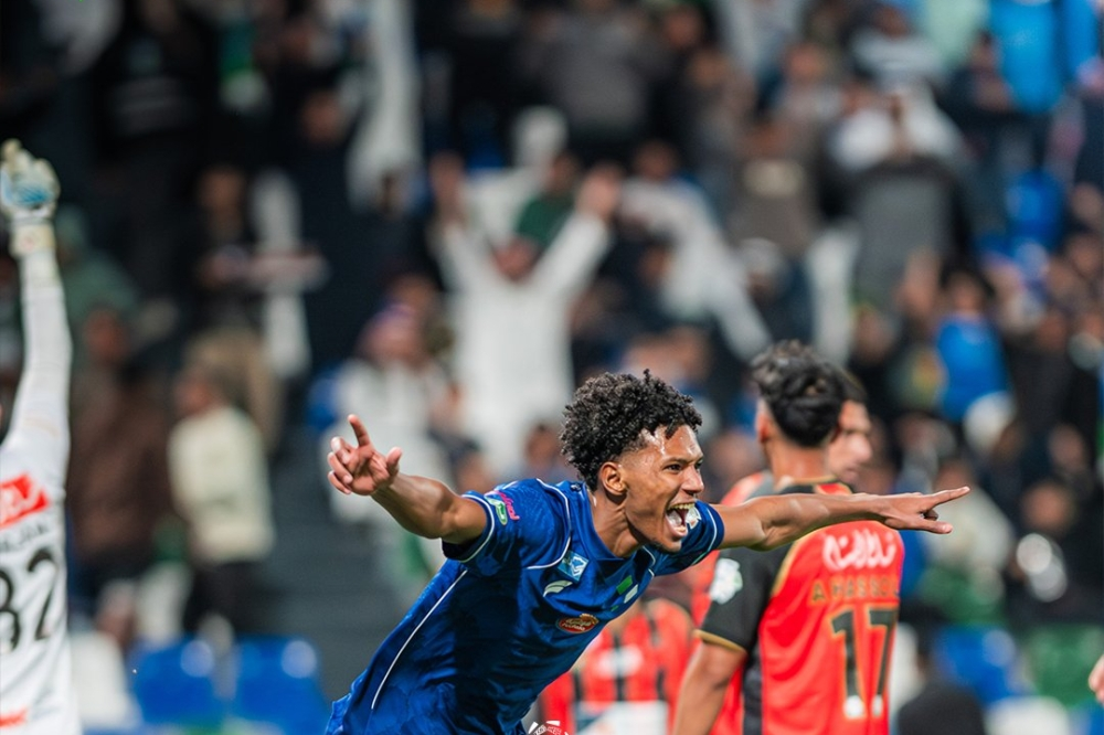 الفتح يهزم الرياض 3-1 ويحقق فوزه الخامس في دوري روشن