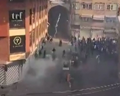 ارتفاع قتلى احتجاجات إيران لـ734 وترامب يهدد بضربات جوية