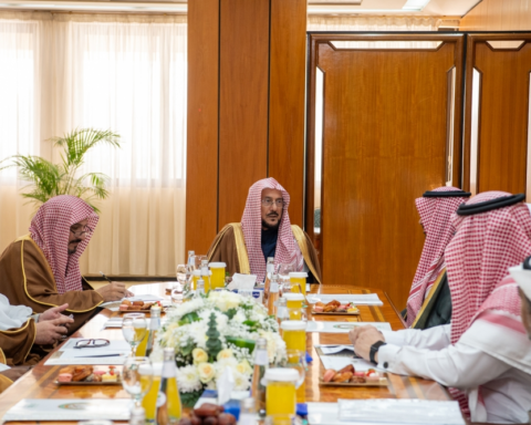 وزير الشؤون الإسلامية يؤكد ريادة المملكة في نشر الوسطية وخدمة القرآن