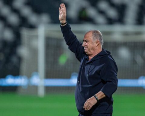 فاتح تريم يقترب من تدريب الشباب السعودي لإنقاذ الموسم