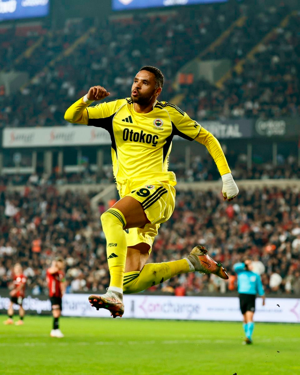 إيفرتون يفاوض يوسف النصيري: تفاصيل العرض وموقف فنربخشة