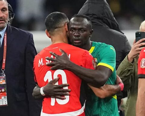 ماني يواسي صلاح برسالة مؤثرة بعد نصف نهائي أمم أفريقيا 2025