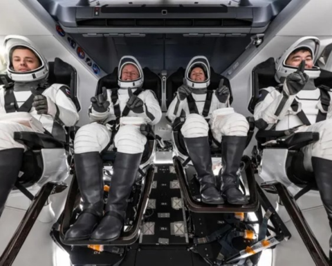 عودة طاقم محطة الفضاء الدولية مبكراً لأسباب طبية في سابقة تاريخية