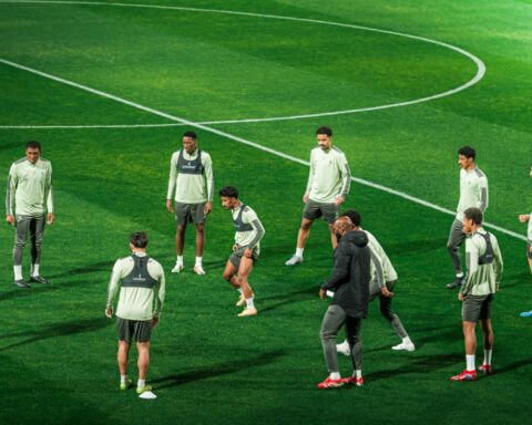 الفتح يواجه النجمة في دوري روشن: موعد المباراة وتفاصيل المواجهة