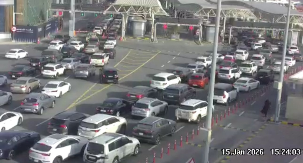 زحام جسر الملك فهد: زمن العبور يرتفع وحلول نفاذ الذكية