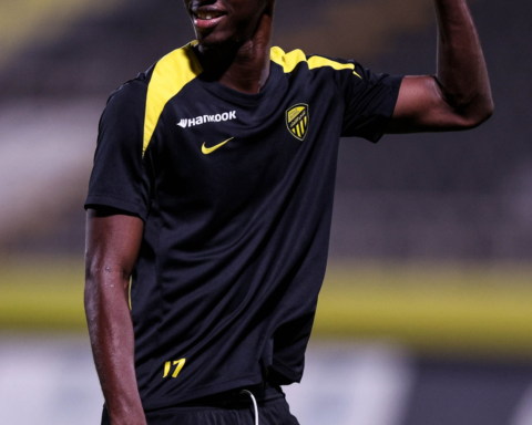 دومبيا يدعم الاتحاد ضد الاتفاق في دوري روشن - تفاصيل العودة