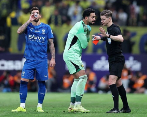 إيقاف نواف العقيدي مباراتين وتغريمه بعد طرده أمام الهلال