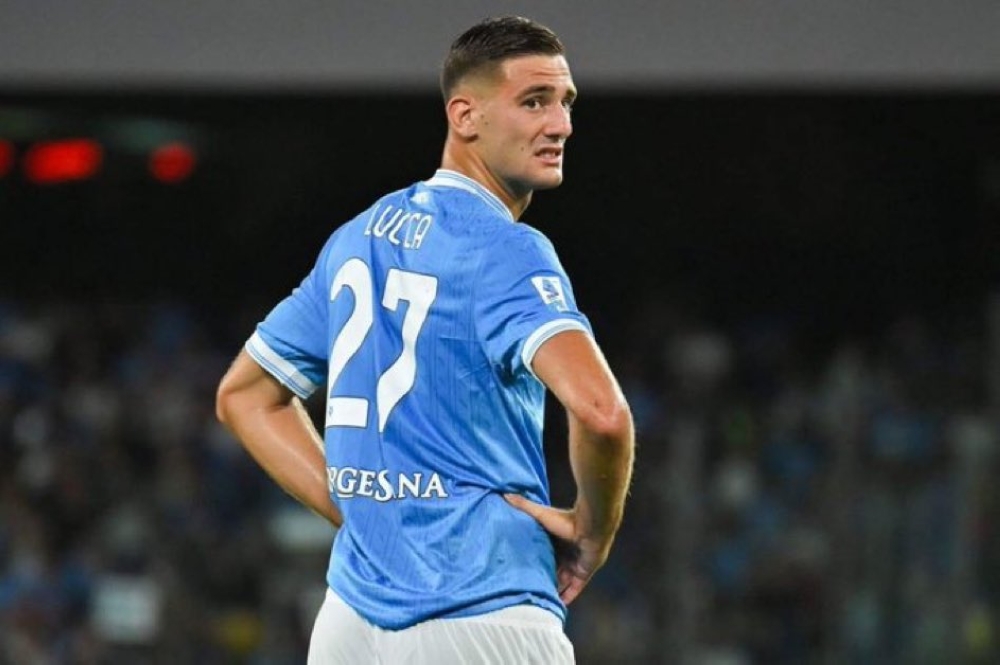 الهلال يفاوض نابولي لضم لورينزو لوكا مقابل ماركوس ليوناردو