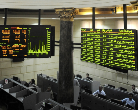 Egyptian Stock Exchange Mixed: EGX 30 Rises, Market Capitalization Declines
