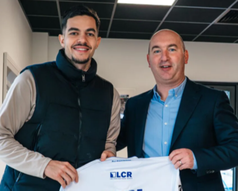 أوكسير يضم رومان فيفر معاراً من بورنموث بعد رحيله عن التعاون