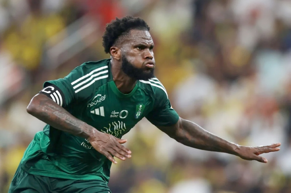 فرانك كيسيه يعود لتدريبات الأهلي قبل لقاء الخلود - تفاصيل