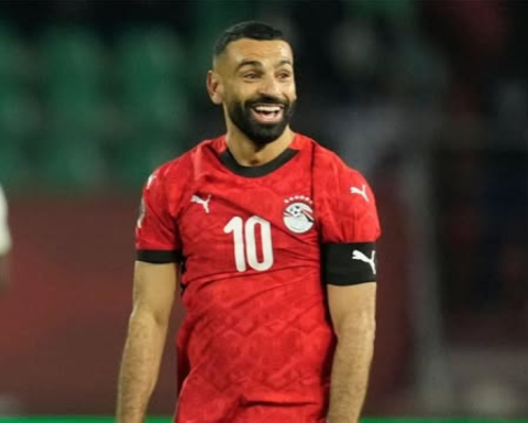 حقيقة مغادرة محمد صلاح معسكر مصر بعد خسارة السنغال