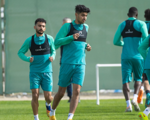 الفيحاء ضد ضمك: موعد المباراة وتاريخ المواجهات في دوري روشن