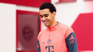 عودة جمال موسيالا لقائمة بايرن ميونخ ضد لايبزيج