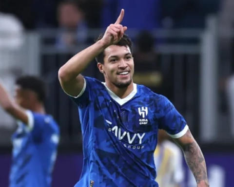 الهلال يرفض عرض نابولي لضم ماركوس ليوناردو