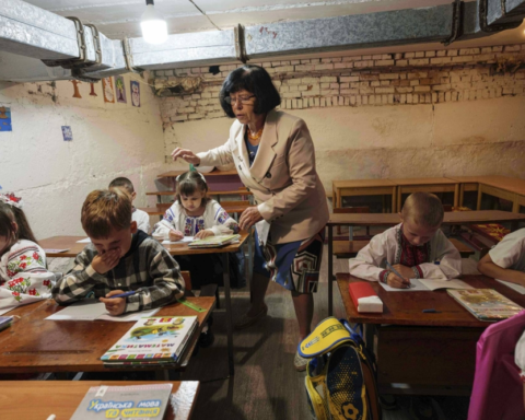 Schools in Kyiv closed due to the energy crisis, and Russia issued a warning to Zelensky