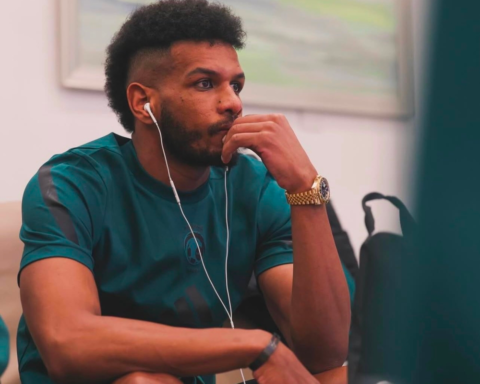 علي البليهي يرد على أنباء رحيله عن الهلال في الشتوية