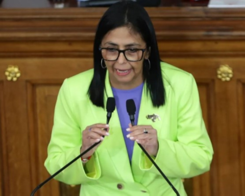 مدير الاستخبارات الأمريكية يلتقي رئيسة فنزويلا: تفاصيل التحول الجديد