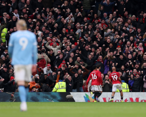 مانشستر يونايتد يهزم السيتي 2-0 ويقتحم المربع الذهبي
