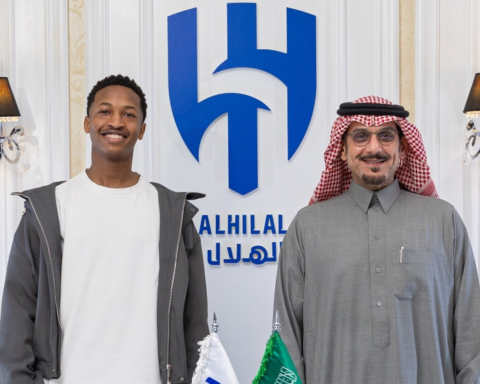 أول تعليق من مراد هوساوي بعد انضمامه للهلال رسمياً