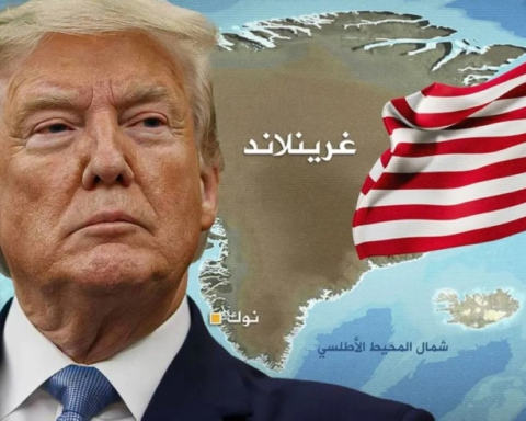 ترامب يهدد أوروبا برسوم جمركية بسبب أزمة غرينلاند
