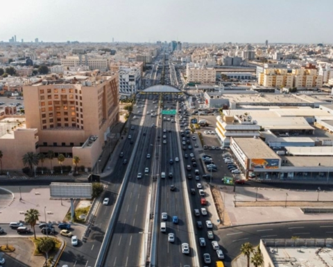 صيانة طرق جدة: إنجاز 7 ملايين م² لتعزيز السلامة ورؤية 2030