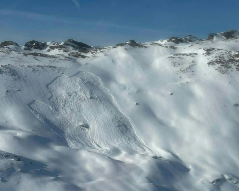 8 قتلى بانهيارات ثلجية في النمسا: تفاصيل مأساة جبال الألب