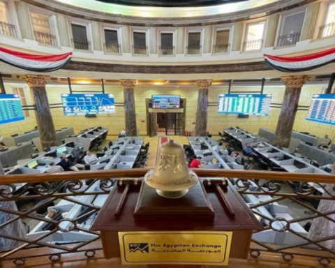 The Egyptian stock market gains 45 billion Egyptian pounds and breaks the 3 trillion pound barrier