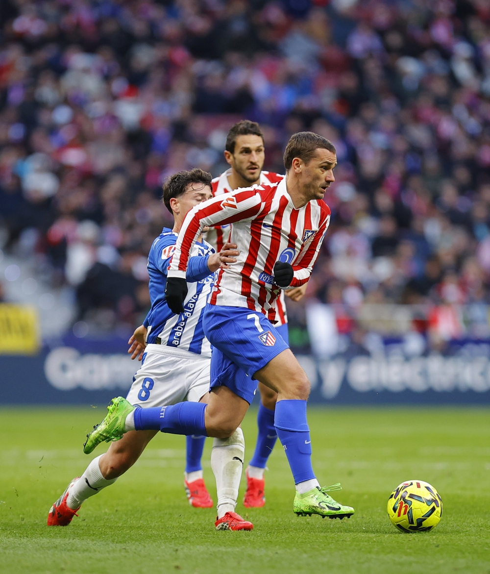 Atletico Madrid defeat Alaves 1-0 and hold onto fourth place