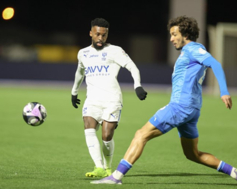 صحة ركلة جزاء الهلال أمام نيوم.. خبير تحكيمي يحسم الجدل