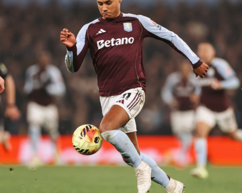 Aston Villa lose to Everton and miss out on second place in the English Premier League