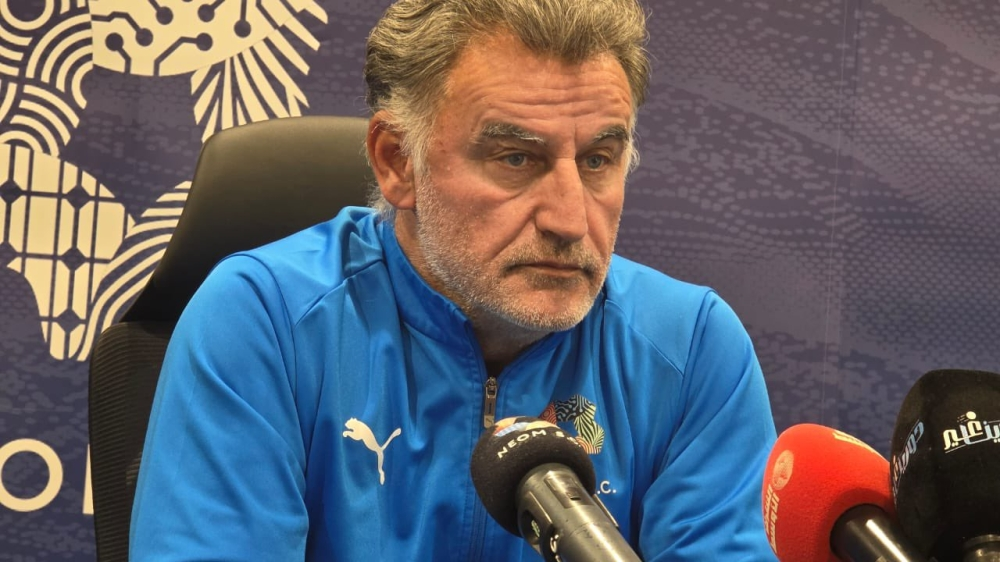 غالتيه يهاجم التحكيم بعد خسارة نيوم أمام الهلال في دوري روشن